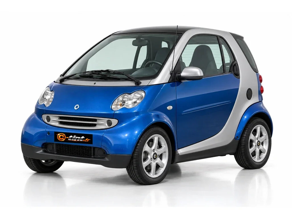 Smart Fortwo 450 — Génération 1 — Coupe · Citadine · 3 portes — vue trois-quarts avant vers la gauche