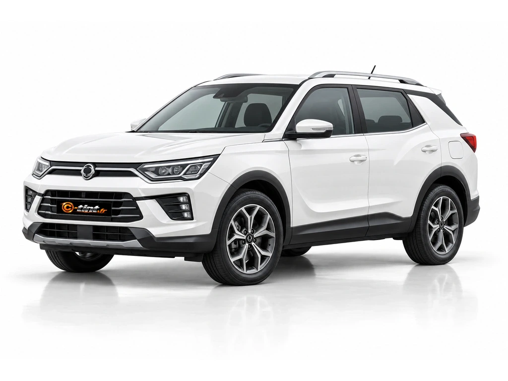SsangYong Korando C300 — Génération 4 · SUV · 5 portes — vue trois-quarts avant vers la gauche