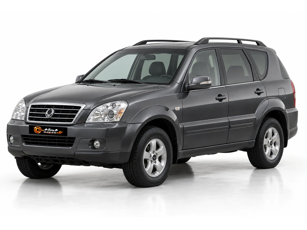 SsangYong Rexton Y200/Y250/Y290 — Génération 1 · SUV · 5 portes — vue trois-quarts avant vers la gauche