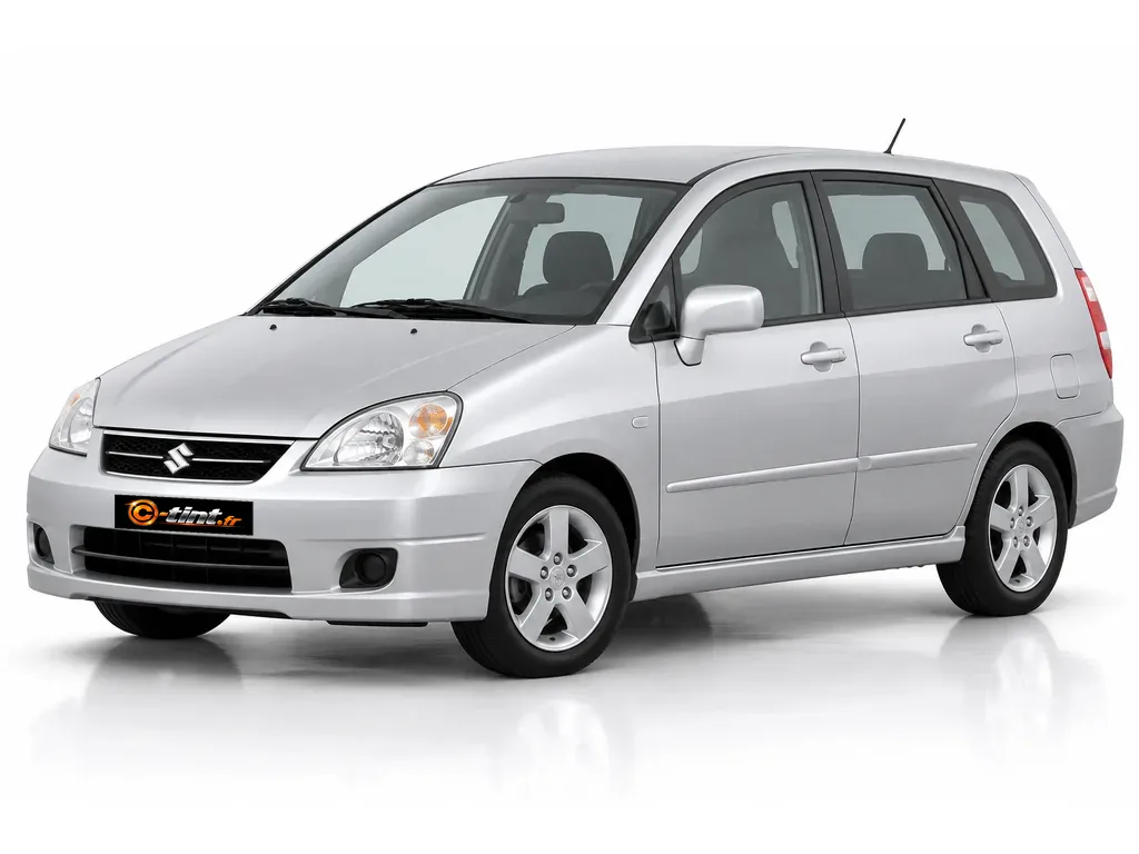 Suzuki Aerio SX — Hatchback · Compacte · 5 portes — vue trois-quarts avant vers la gauche