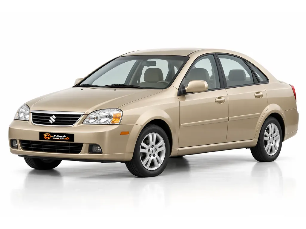 Suzuki Forenza Berline · Berline · 4 portes — vue trois-quarts avant vers la gauche