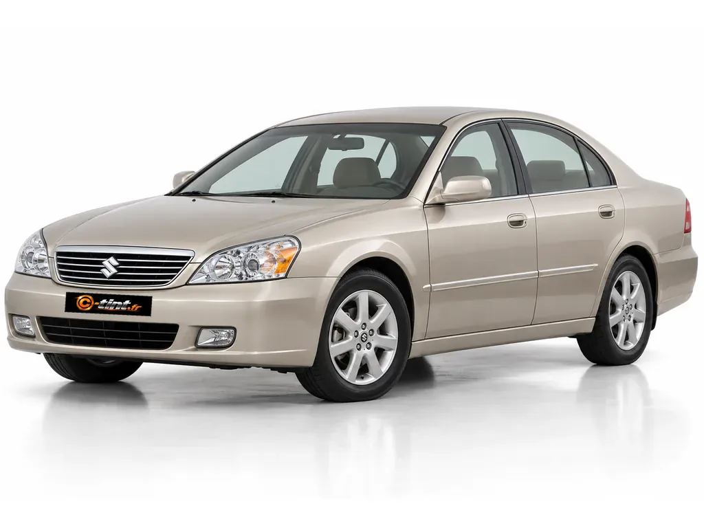 Suzuki Verona Berline · Berline · 4 portes — vue trois-quarts avant vers la gauche