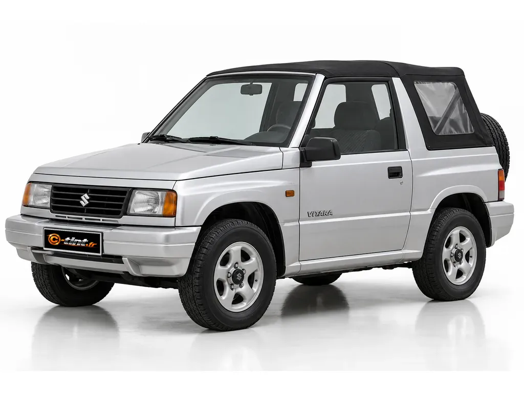 Suzuki Vitara ET/TA — Cabriolet — Toit souple · Cabriolet · 2 portes — vue trois-quarts avant vers la gauche
