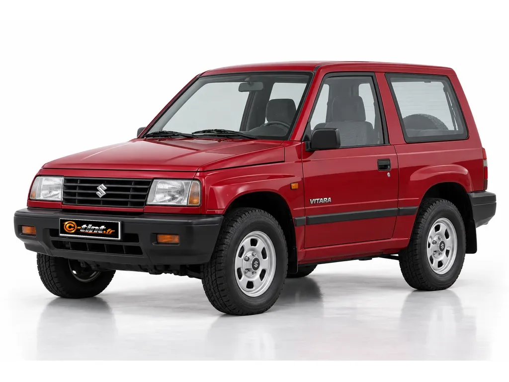 Suzuki Vitara ET/TA — Court — Toit fixe · SUV · 3 portes — vue trois-quarts avant vers la gauche