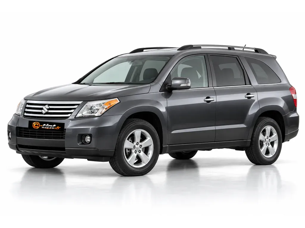 Suzuki XL7 Génération 2 — SUV · SUV · 5 portes — vue trois-quarts avant vers la gauche