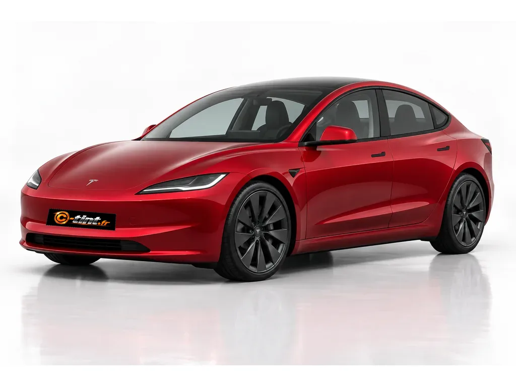 Tesla Model 3 Highland — Partie basse de lunette · Berline · 4 portes — vue trois-quarts avant vers la gauche