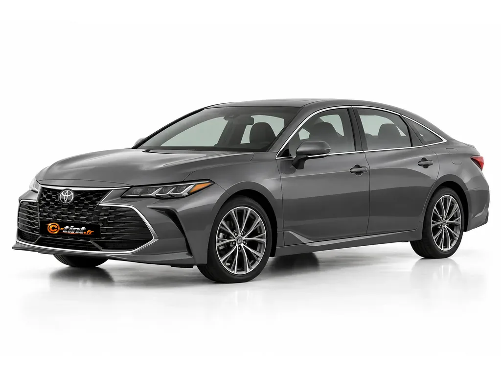Toyota Avalon XX50 — Génération 5 — Berline · Berline · 4 portes — vue trois-quarts avant vers la gauche