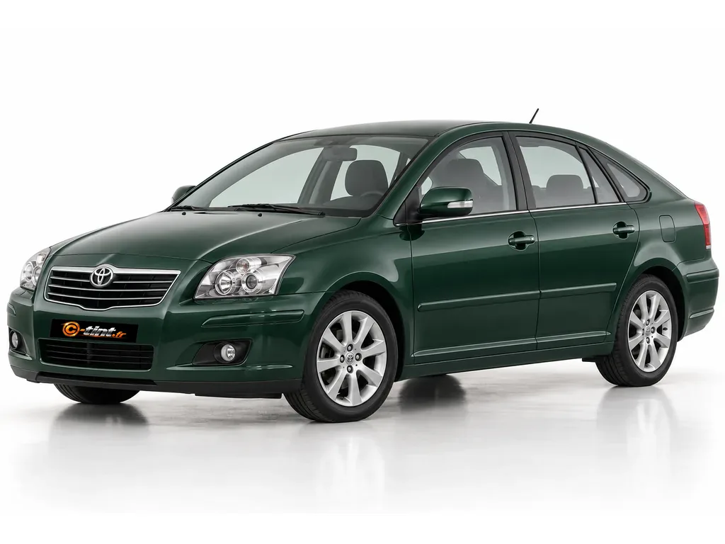 Toyota Avensis T25 — Génération 2 · Berline à hayon · 5 portes — vue trois-quarts avant vers la gauche