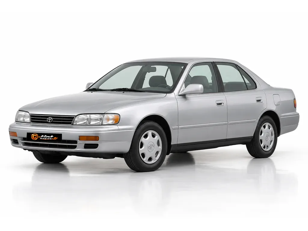 Toyota Camry XV10 — Génération 3 — Berline · Berline · 4 portes — vue trois-quarts avant vers la gauche