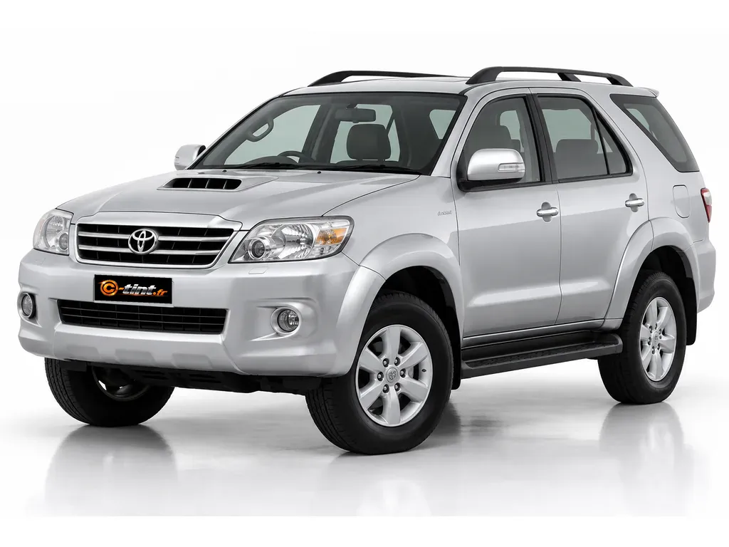 Toyota Fortuner AN50/AN60 · SUV · 5 portes — vue trois-quarts avant vers la gauche