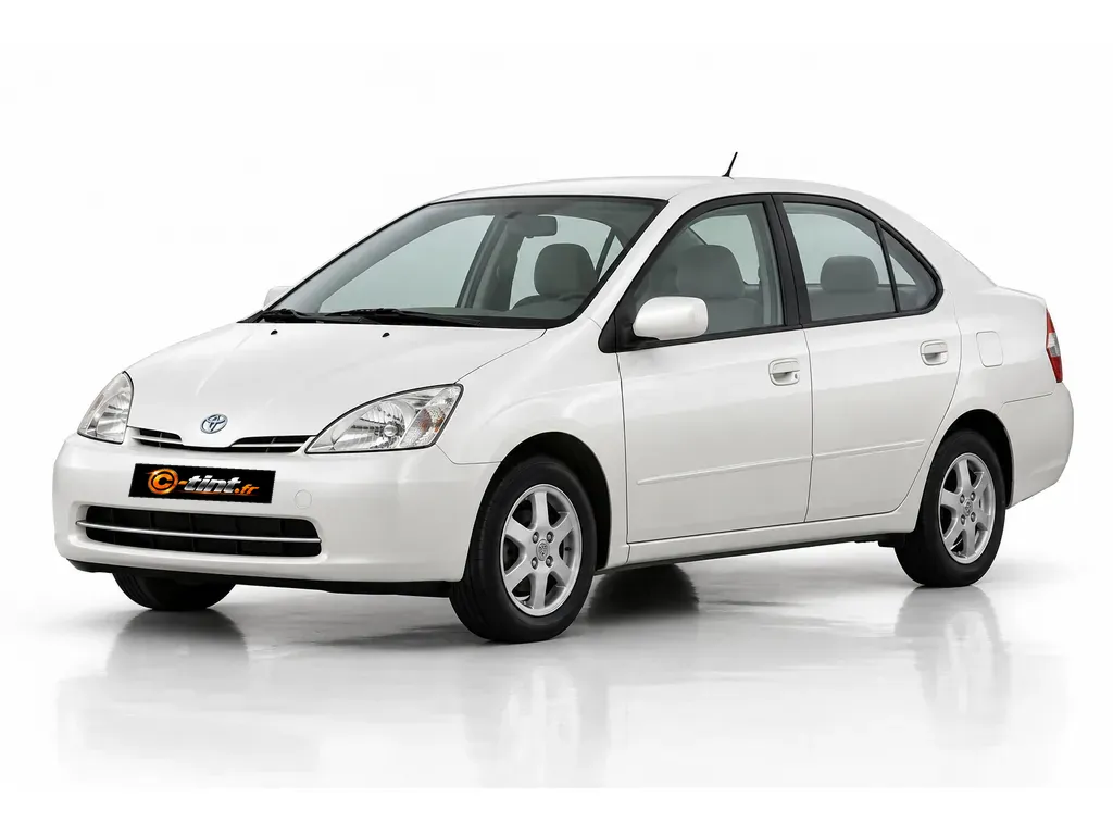 Toyota Prius NHW11 — Génération 1 — Phase 2 · Berline · 4 portes — vue trois-quarts avant vers la gauche