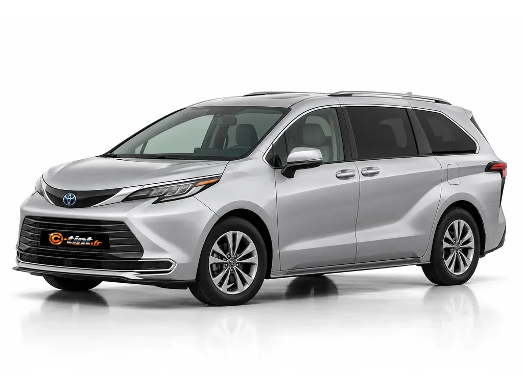 Toyota Sienna XL40 — Génération 4 · Monospace · 5 portes — vue trois-quarts avant vers la gauche