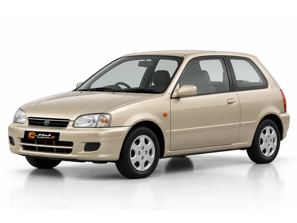 Toyota Starlet P90 — Génération 5 — 3 portes · Compacte · 3 portes — vue trois-quarts avant vers la gauche