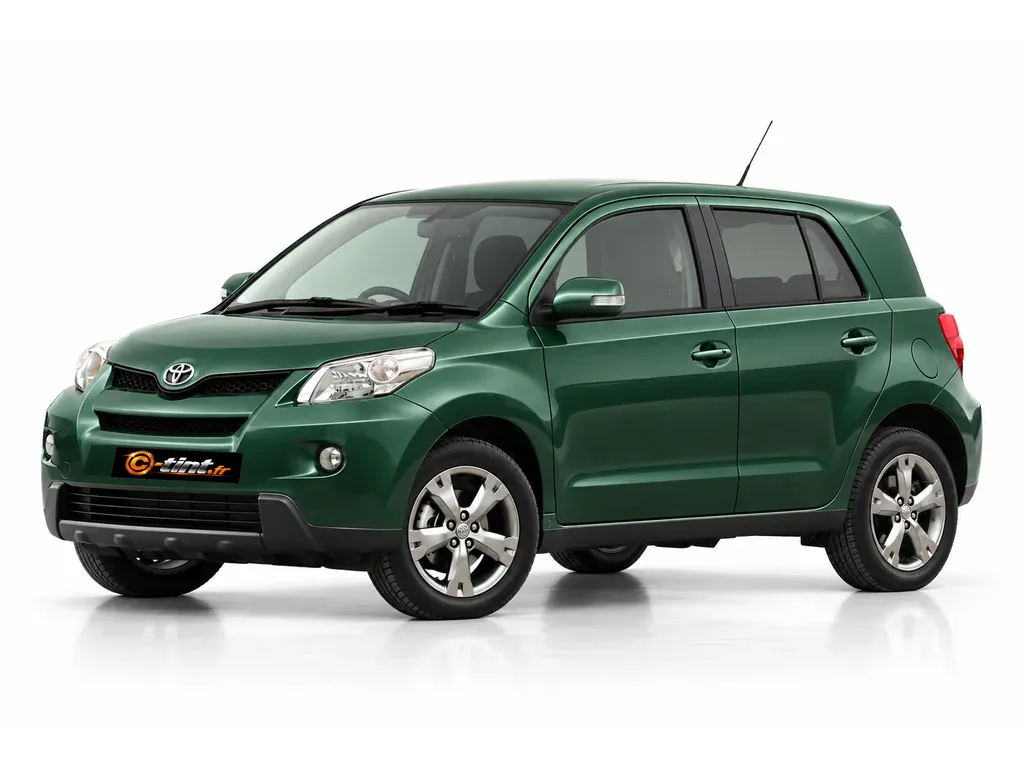 Toyota Urban Cruiser XP11 · SUV · 5 portes — vue trois-quarts avant vers la gauche