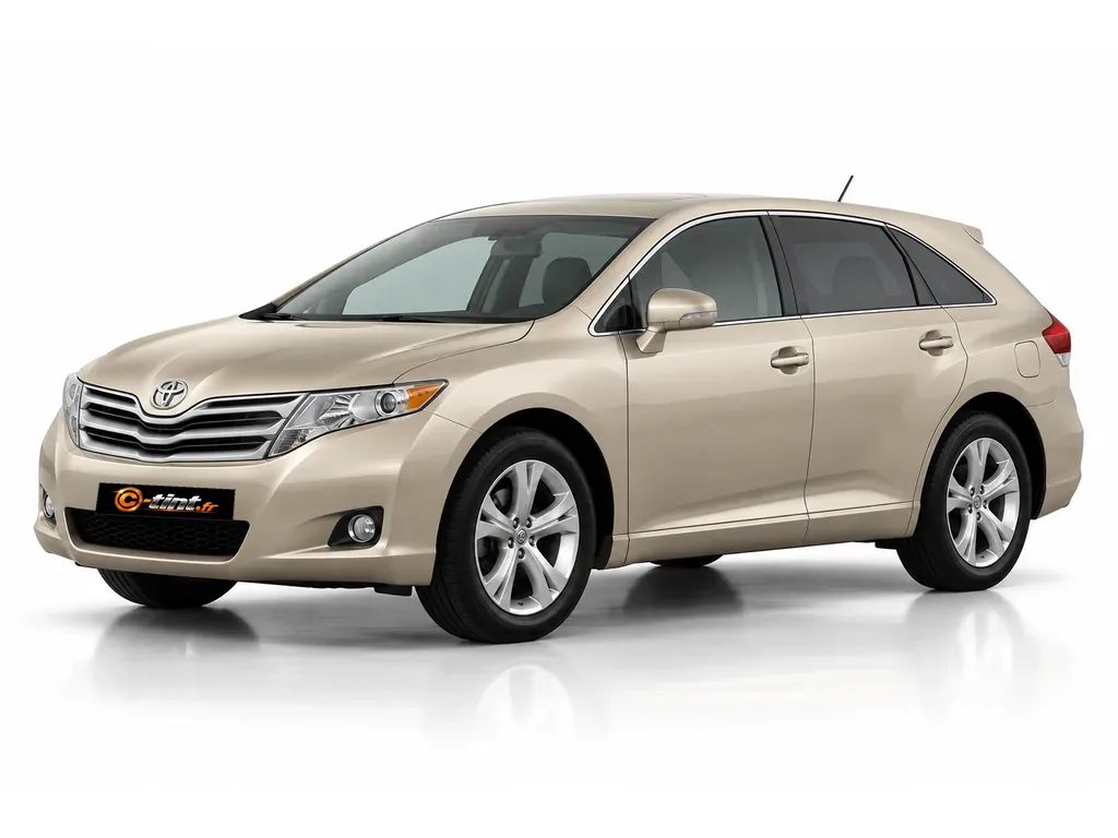 Toyota Venza AV10 — Génération 1 · SUV · 5 portes — vue trois-quarts avant vers la gauche