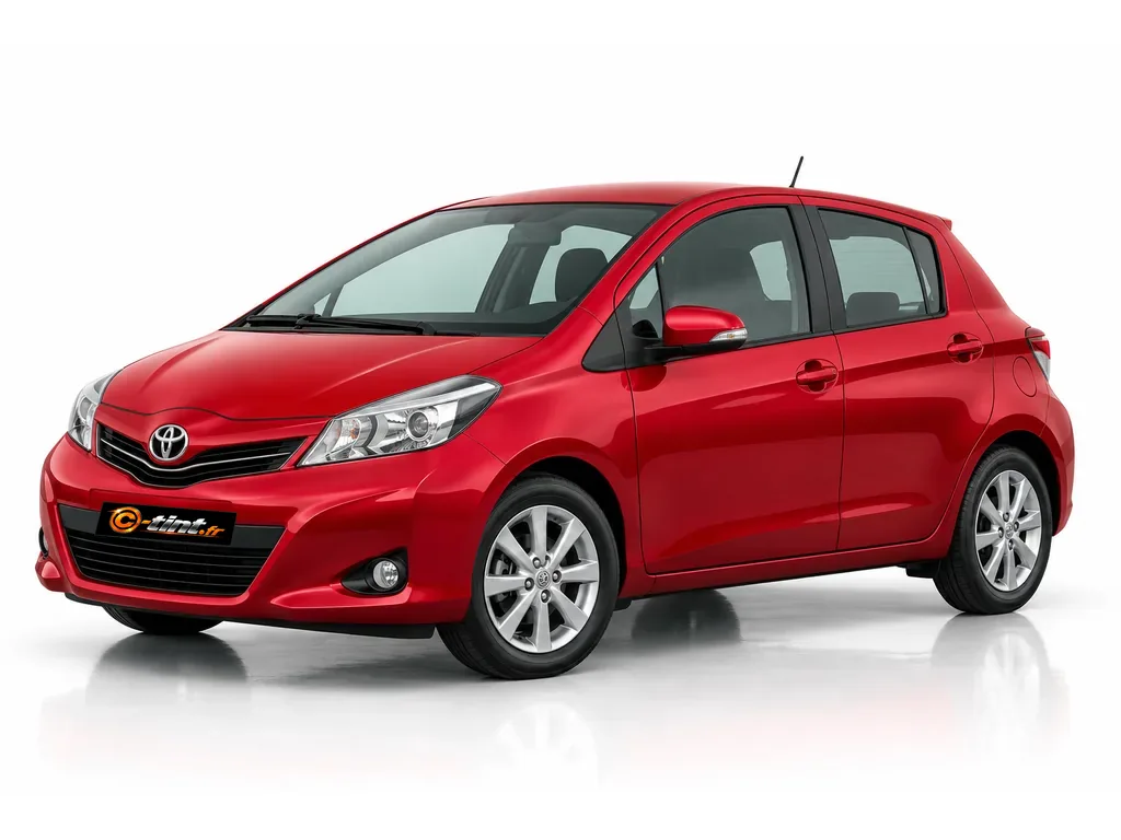 Toyota Yaris XP130/XP150 — Génération 3 · Compacte · 5 portes — vue trois-quarts avant vers la gauche