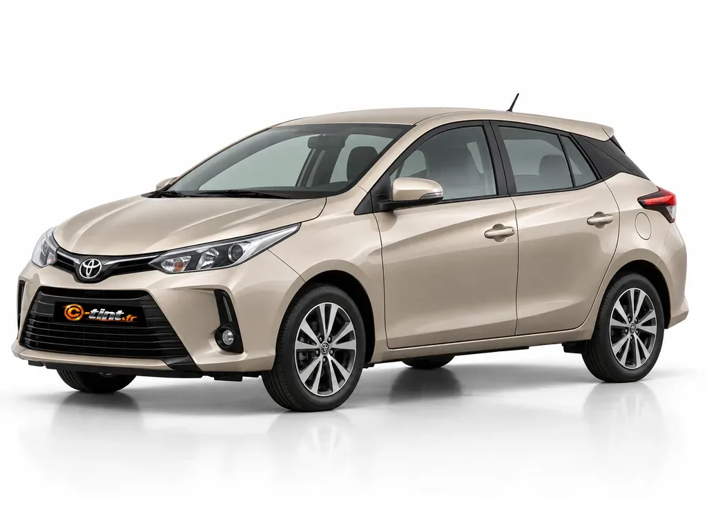 Toyota Yaris XP150 — Génération 3 — XL · Compacte · 5 portes — vue trois-quarts avant vers la gauche