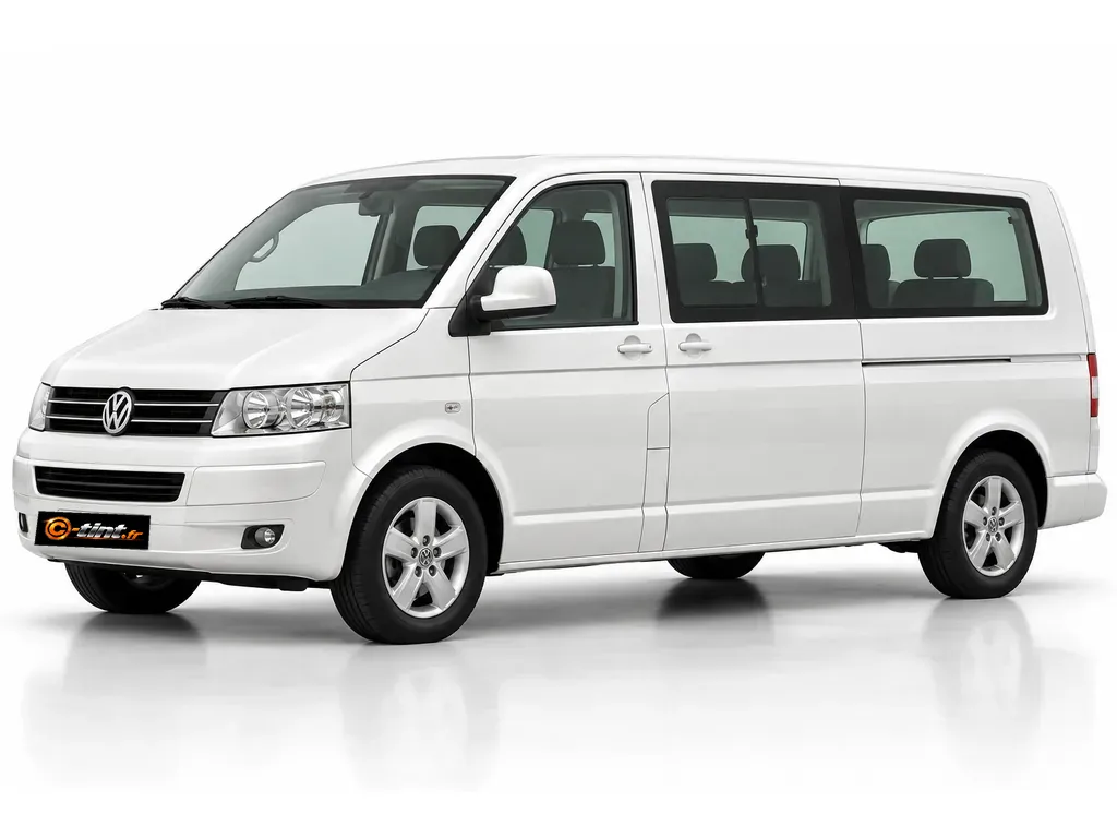 Volkswagen Caravelle (T5) Long — 2 portes latérales vitres coulissantes & hayon · Monospace · 5 portes — vue trois-quarts avant vers la gauche