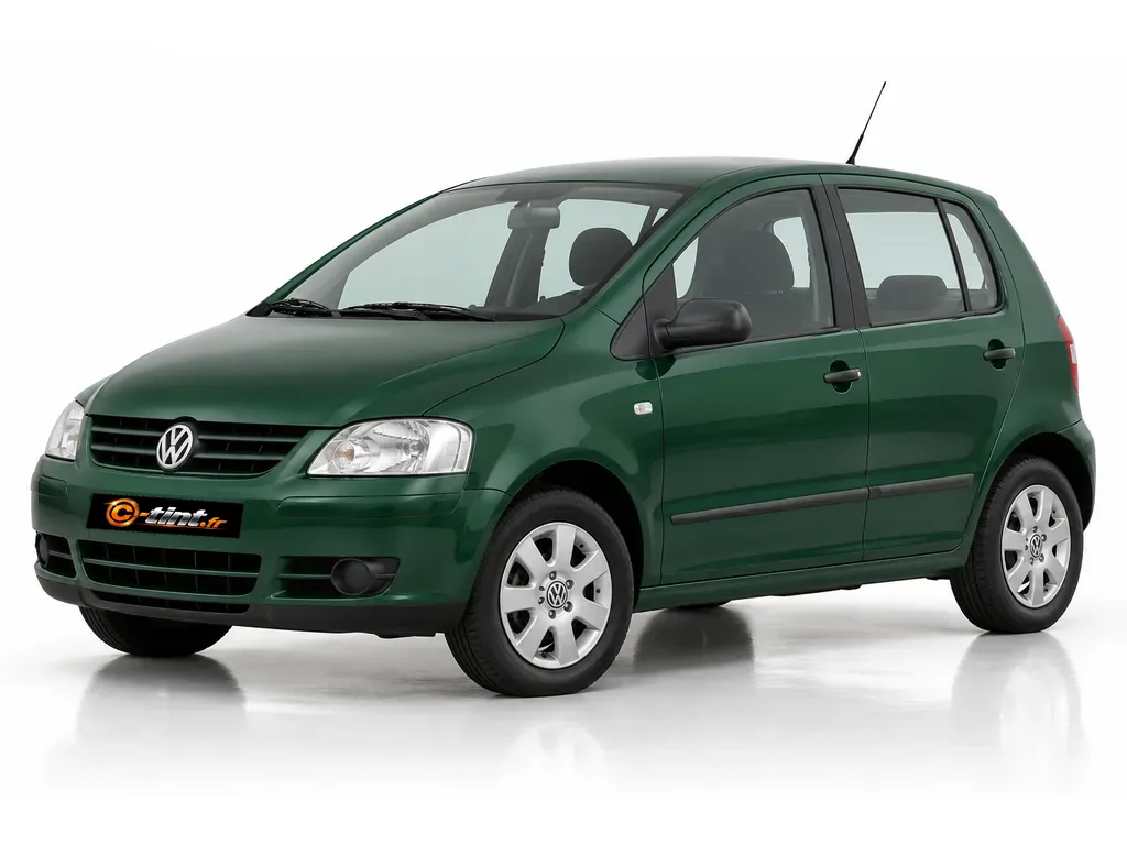 Volkswagen Fox 5Z · Compacte · 5 portes — vue trois-quarts avant vers la gauche