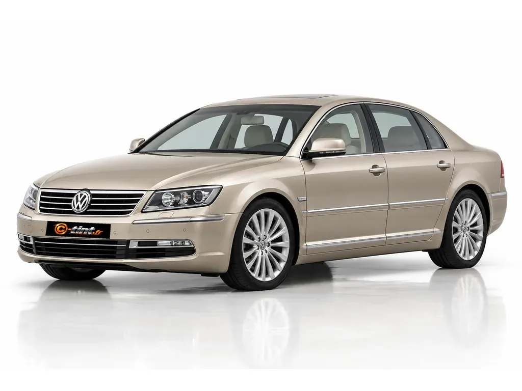 Volkswagen Phaeton Génération 1 — Phase 2 · Berline · 4 portes — vue trois-quarts avant vers la gauche