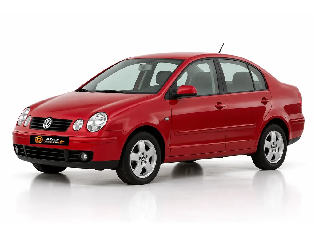 Volkswagen Polo 9N — Génération 4 — Classic Berline · Berline · 4 portes — vue trois-quarts avant vers la gauche