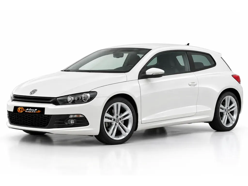 Volkswagen Scirocco 13 — Génération 3 — Coupe · Coupé · 3 portes — vue trois-quarts avant vers la gauche
