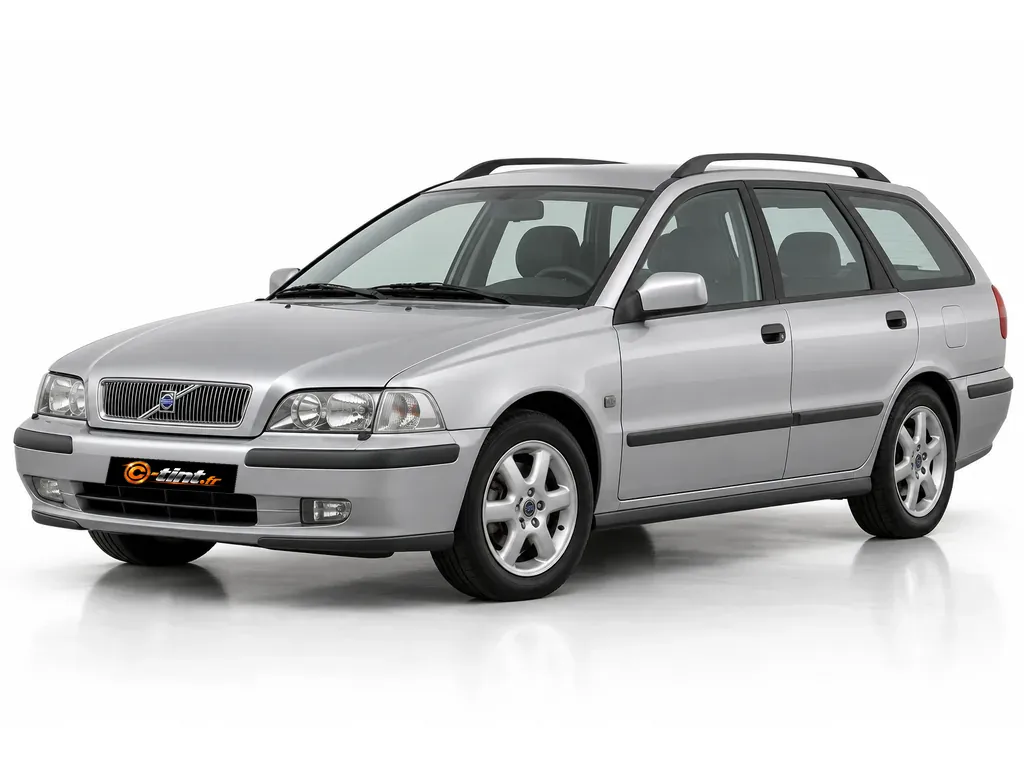 Volvo V40 V — Break · Break · 5 portes — vue trois-quarts avant vers la gauche