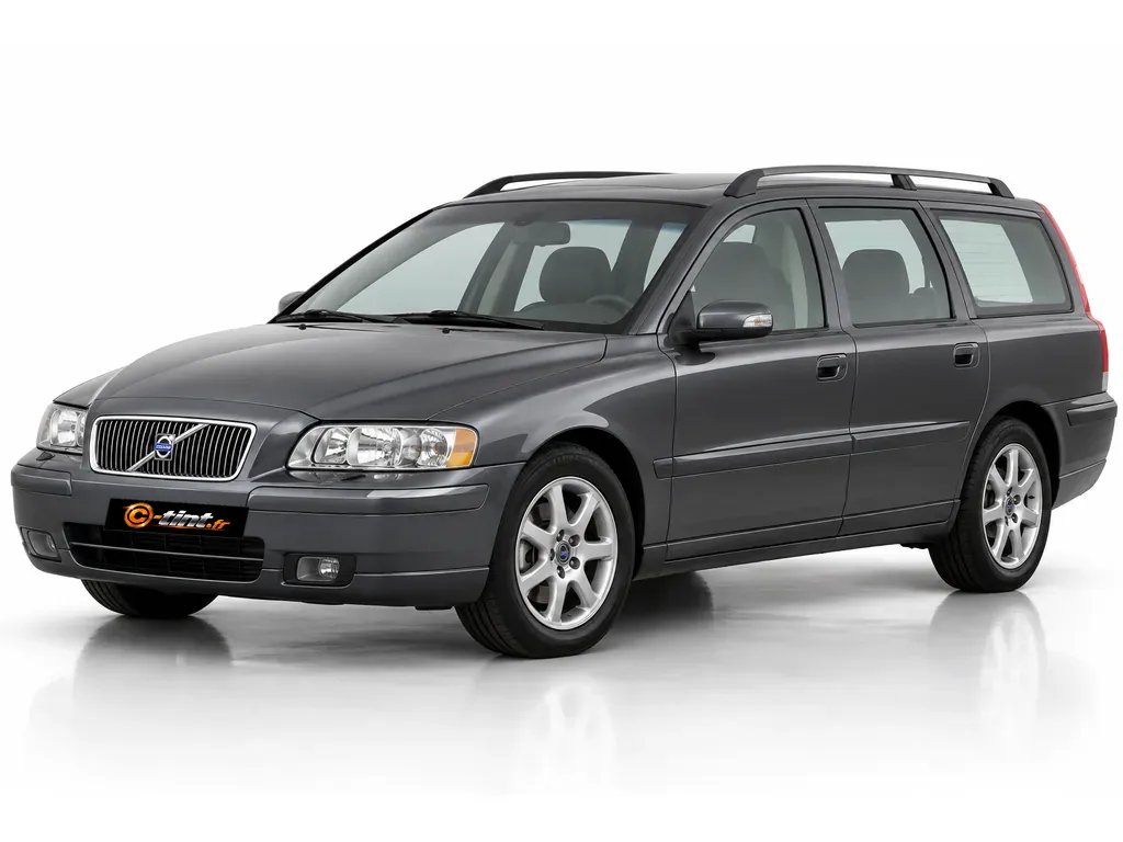 Volvo V70 J/S — Génération 2 — Break · Break · 5 portes — vue trois-quarts avant vers la gauche