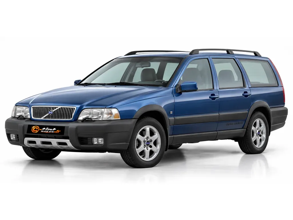 Volvo XC70 V70 XC — Génération 1 · Break · 5 portes — vue trois-quarts avant vers la gauche